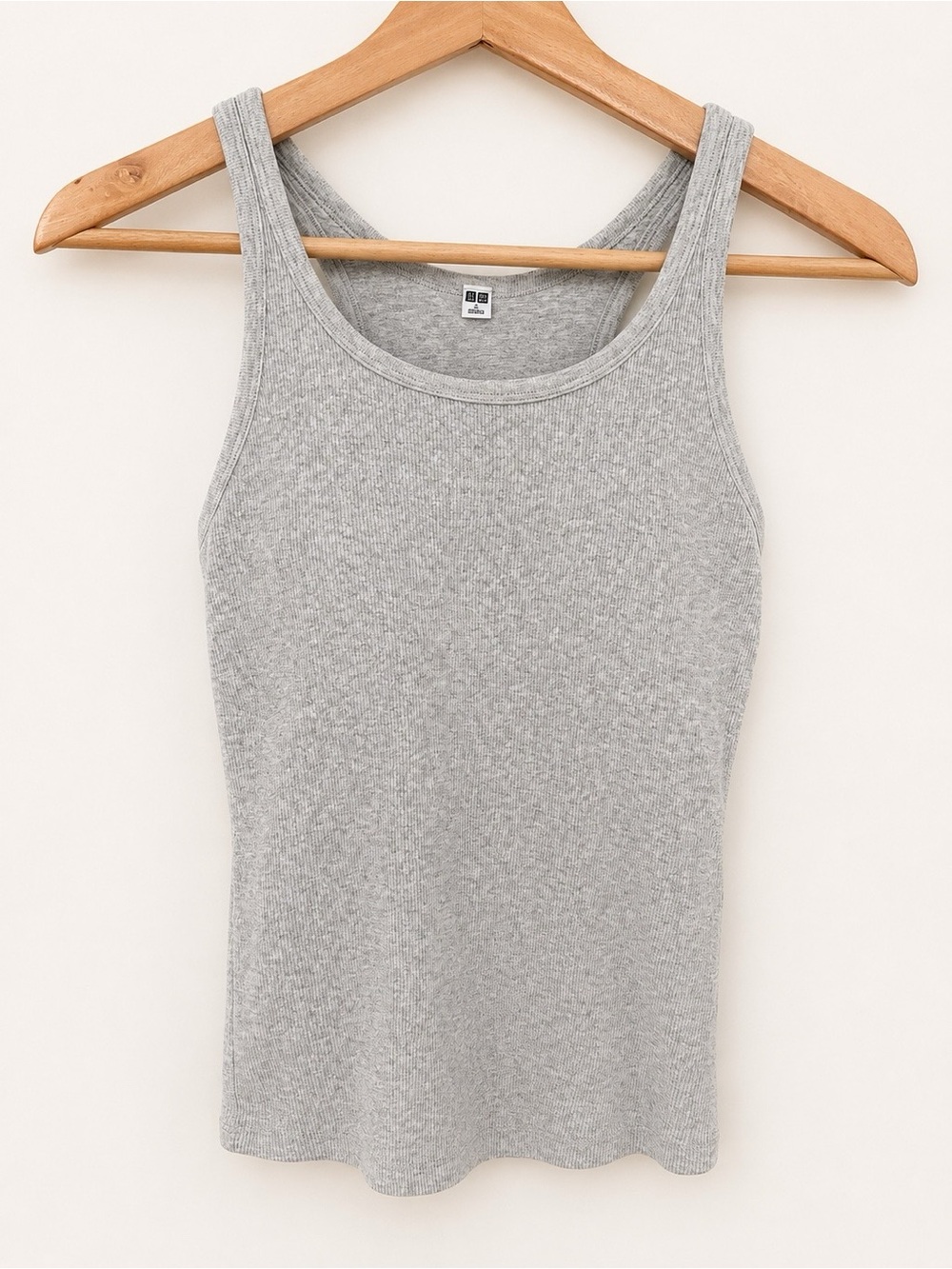 Uniqlo Cropped Built-in Bra Tank Top